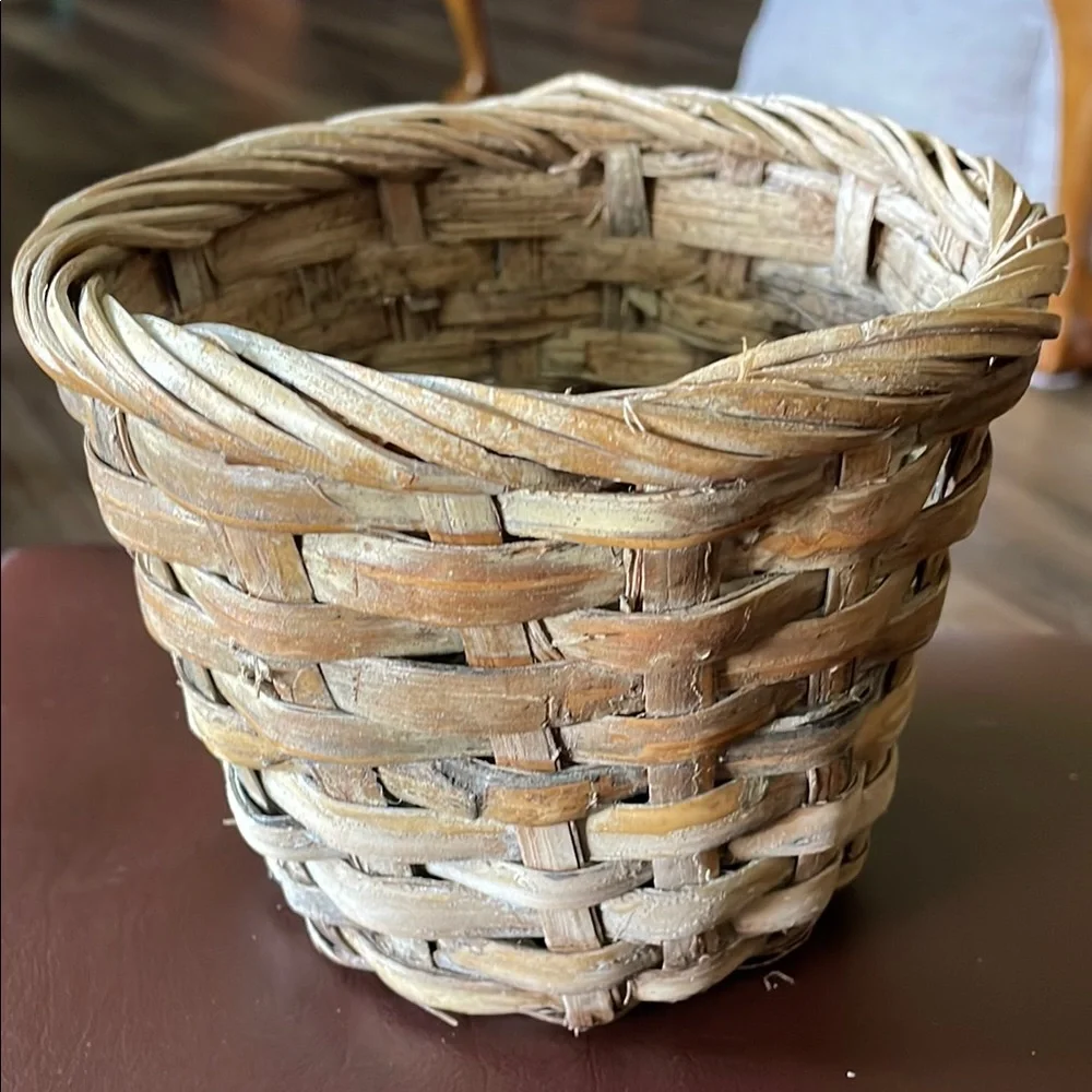 Woven Basket with Sand dollar accent